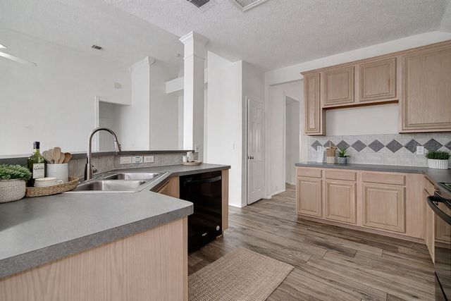 2525 Greenhaven Drive, Burleson, TX 76028