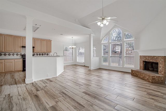 2525 Greenhaven Drive, Burleson, TX 76028