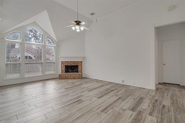 2525 Greenhaven Drive, Burleson, TX 76028