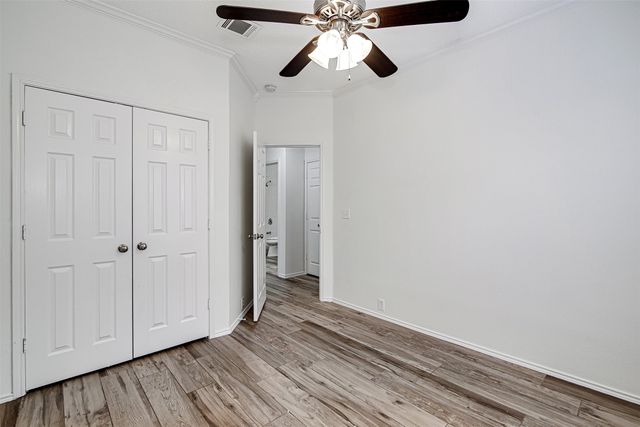 2525 Greenhaven Drive, Burleson, TX 76028