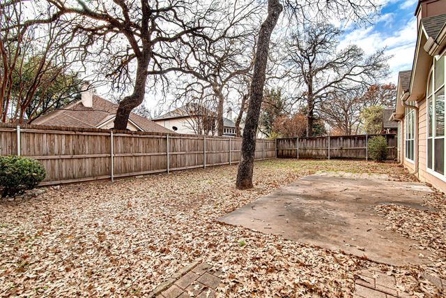 2525 Greenhaven Drive, Burleson, TX 76028