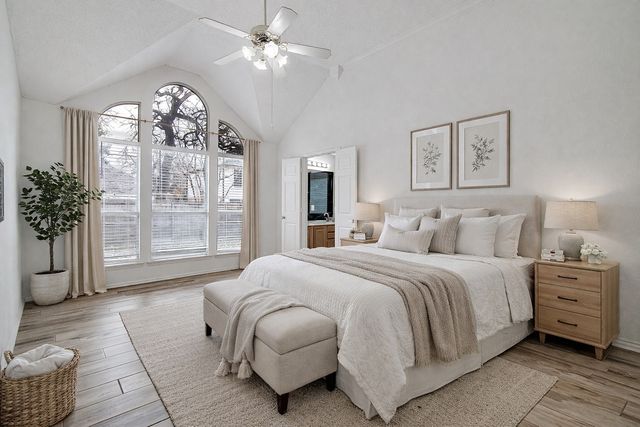 2525 Greenhaven Drive, Burleson, TX 76028