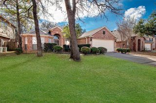 2525 Greenhaven Drive, Burleson, TX 76028