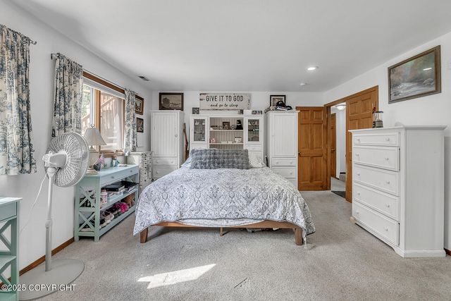 18616 Little Cape Circle, Eagle River, AK 99577