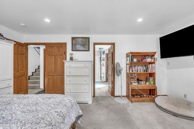 18616 Little Cape Circle, Eagle River, AK 99577