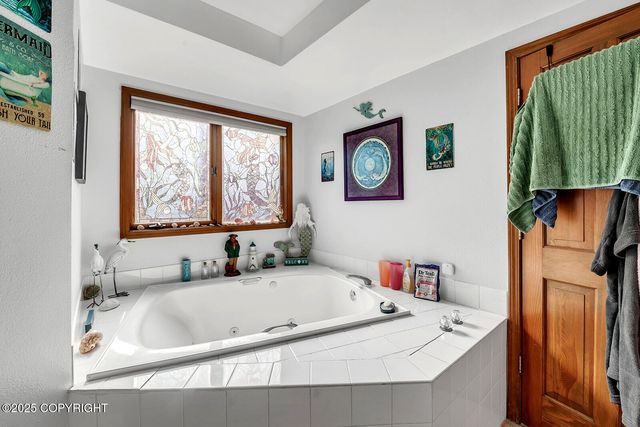 18616 Little Cape Circle, Eagle River, AK 99577