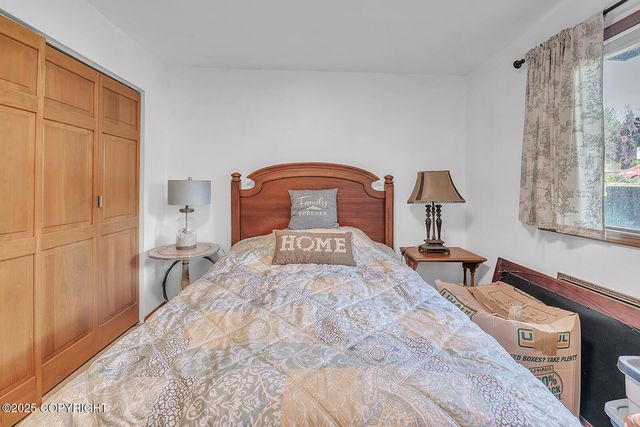 18616 Little Cape Circle, Eagle River, AK 99577