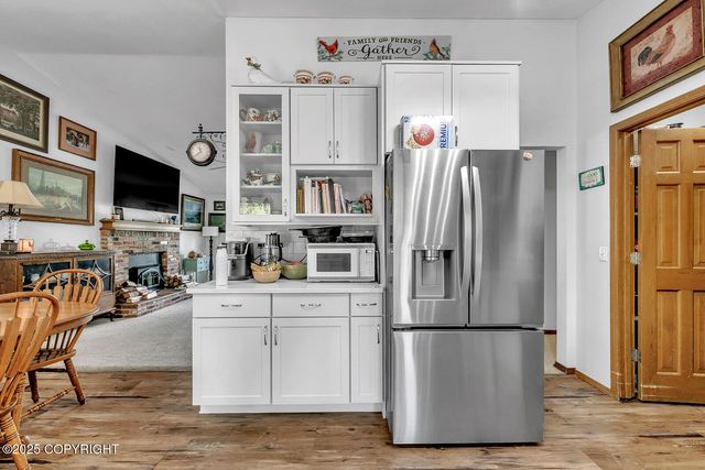 18616 Little Cape Circle, Eagle River, AK 99577