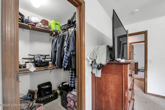 18616 Little Cape Circle, Eagle River, AK 99577