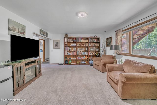 18616 Little Cape Circle, Eagle River, AK 99577