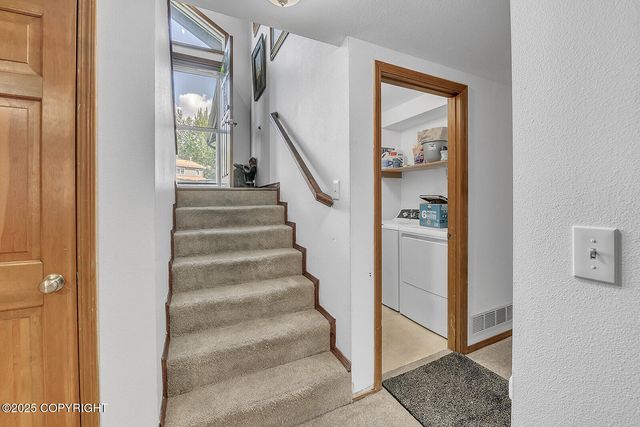 18616 Little Cape Circle, Eagle River, AK 99577