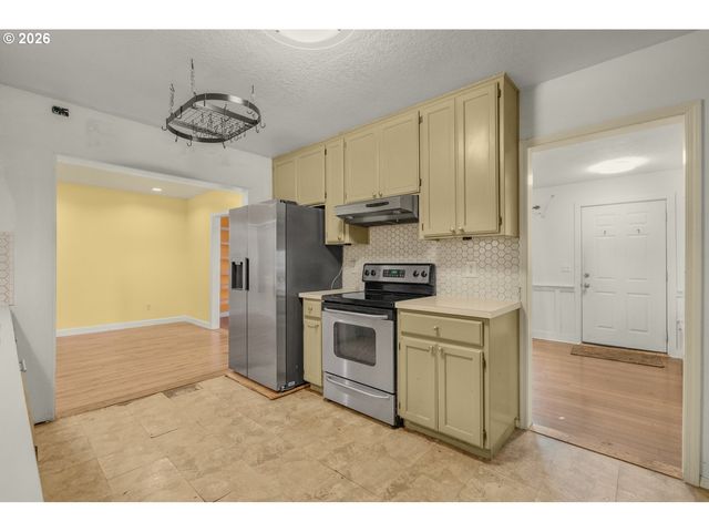 180 Ne 47TH Ave, Hillsboro, OR 97124