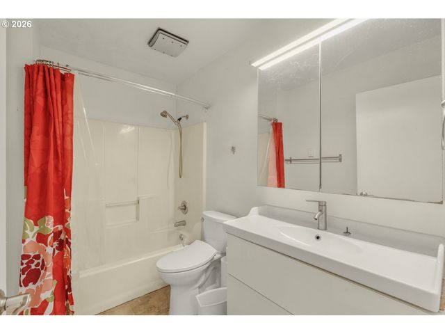 180 Ne 47TH Ave, Hillsboro, OR 97124