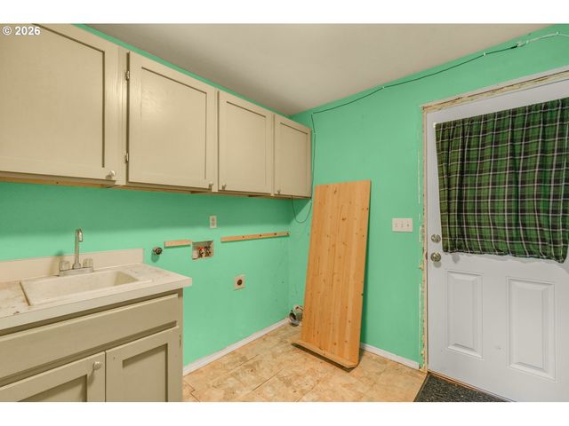 180 Ne 47TH Ave, Hillsboro, OR 97124