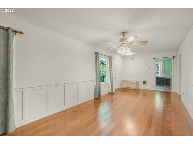 180 Ne 47TH Ave, Hillsboro, OR 97124