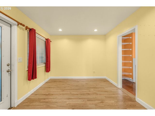 180 Ne 47TH Ave, Hillsboro, OR 97124