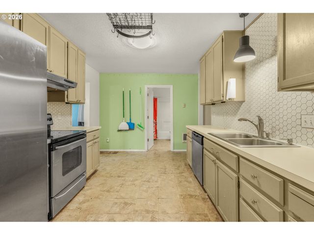 180 Ne 47TH Ave, Hillsboro, OR 97124