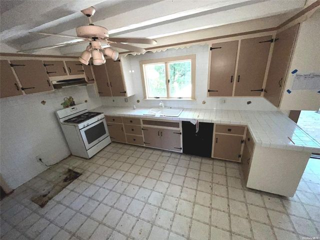 18250 County Road 48, Cutchogue, NY 11935