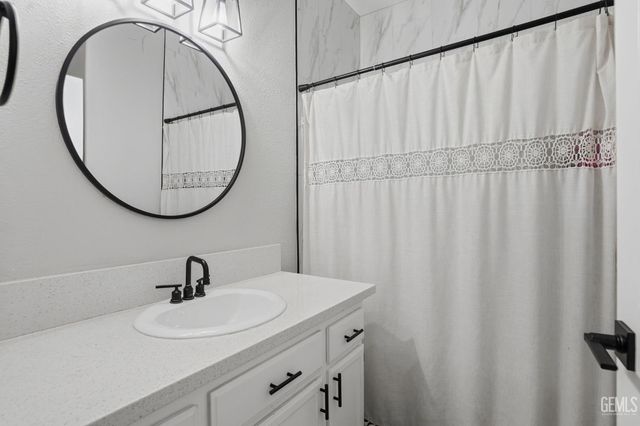5029 Trabuco Canyon Drive, Bakersfield, CA 93307