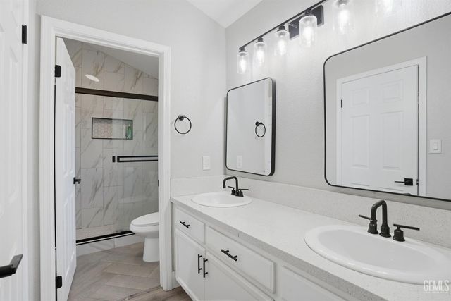 5029 Trabuco Canyon Drive, Bakersfield, CA 93307