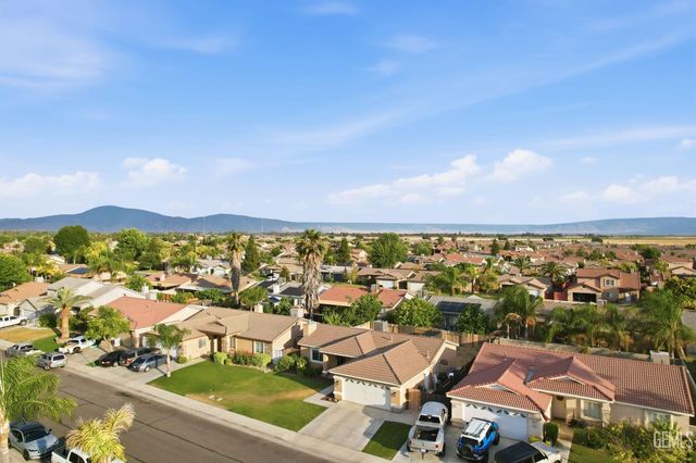 5029 Trabuco Canyon Drive, Bakersfield, CA 93307