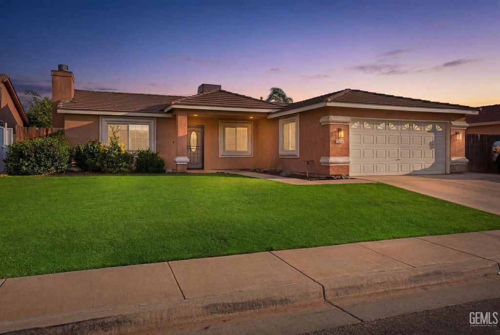 5029 Trabuco Canyon Drive, Bakersfield, CA 93307
