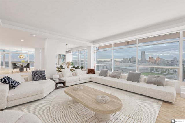 555 Riverfront Plaza PH, Omaha, NE 68102