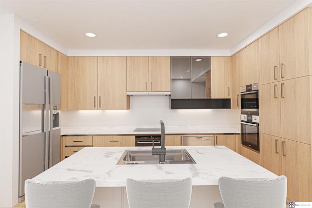 555 Riverfront Plaza PH, Omaha, NE 68102