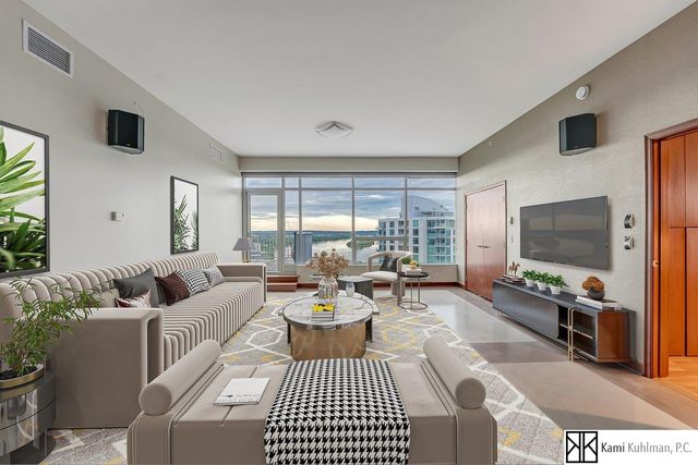 555 Riverfront Plaza PH, Omaha, NE 68102