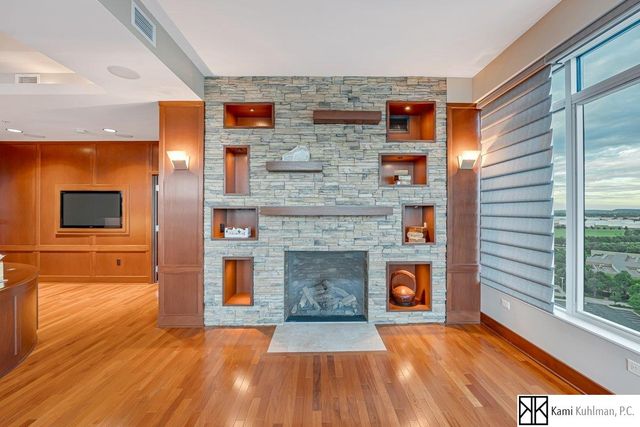 555 Riverfront Plaza PH, Omaha, NE 68102