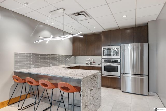 555 Riverfront Plaza PH, Omaha, NE 68102