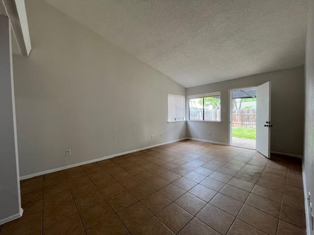 1410 W Braker LN B, Austin, TX 78758