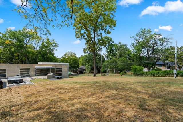 3023 E Inglewood Court, Springfield, MO 65804