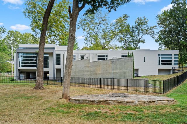 3023 E Inglewood Court, Springfield, MO 65804