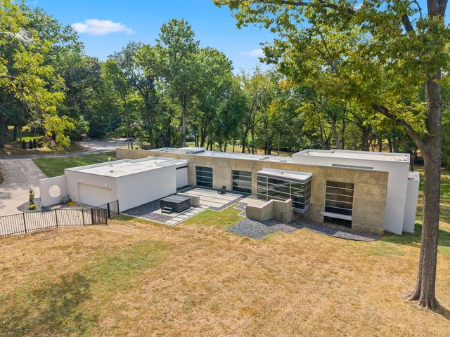3023 E Inglewood Court, Springfield, MO 65804