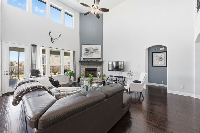 115 Sapphire Lane, Waxahachie, TX 75165