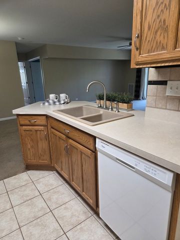 20301 S Pine Hill Road 2D, Frankfort, IL 60423