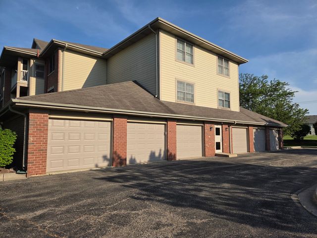 20301 S Pine Hill Road 2D, Frankfort, IL 60423