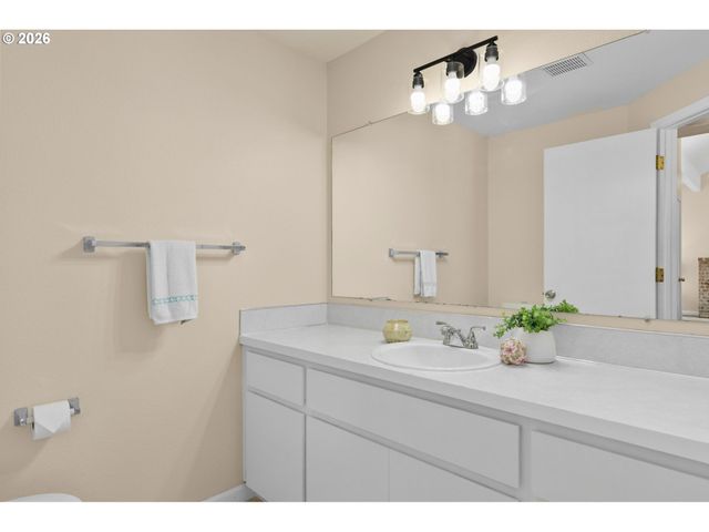 5677 Nw 180TH Pl, Portland, OR 97229