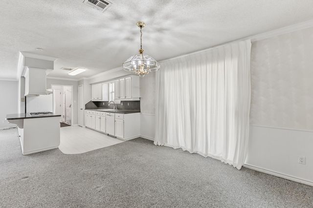 1797 Sh 30 E, Huntsville, TX 77320