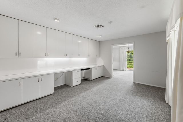 1797 Sh 30 E, Huntsville, TX 77320