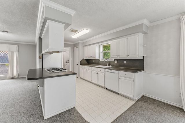 1797 Sh 30 E, Huntsville, TX 77320