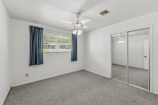 1797 Sh 30 E, Huntsville, TX 77320
