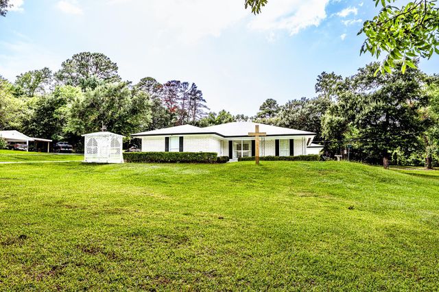 1797 Sh 30 E, Huntsville, TX 77320