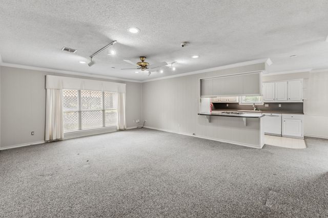 1797 Sh 30 E, Huntsville, TX 77320