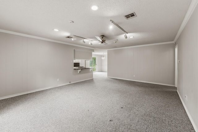 1797 Sh 30 E, Huntsville, TX 77320