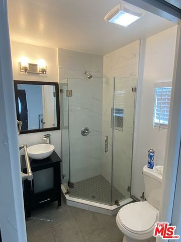 6417 Crescent Street, Los Angeles, CA 90042