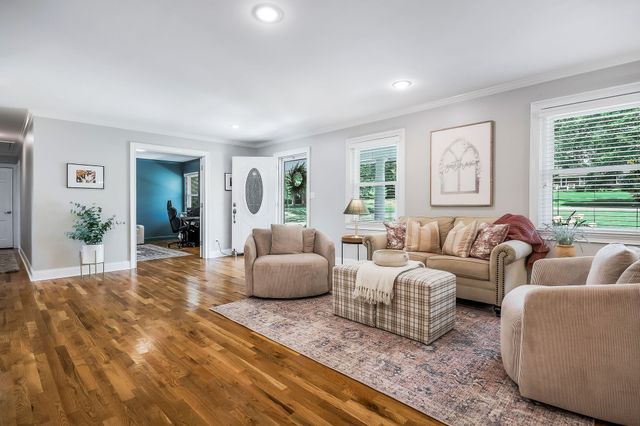 760 Lakeland Dr, Mcminnville, TN 37110