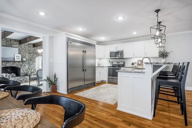 760 Lakeland Dr, Mcminnville, TN 37110