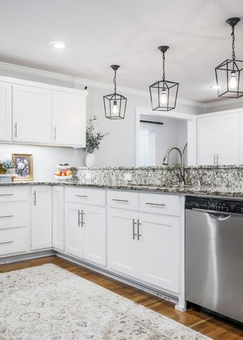 760 Lakeland Dr, Mcminnville, TN 37110